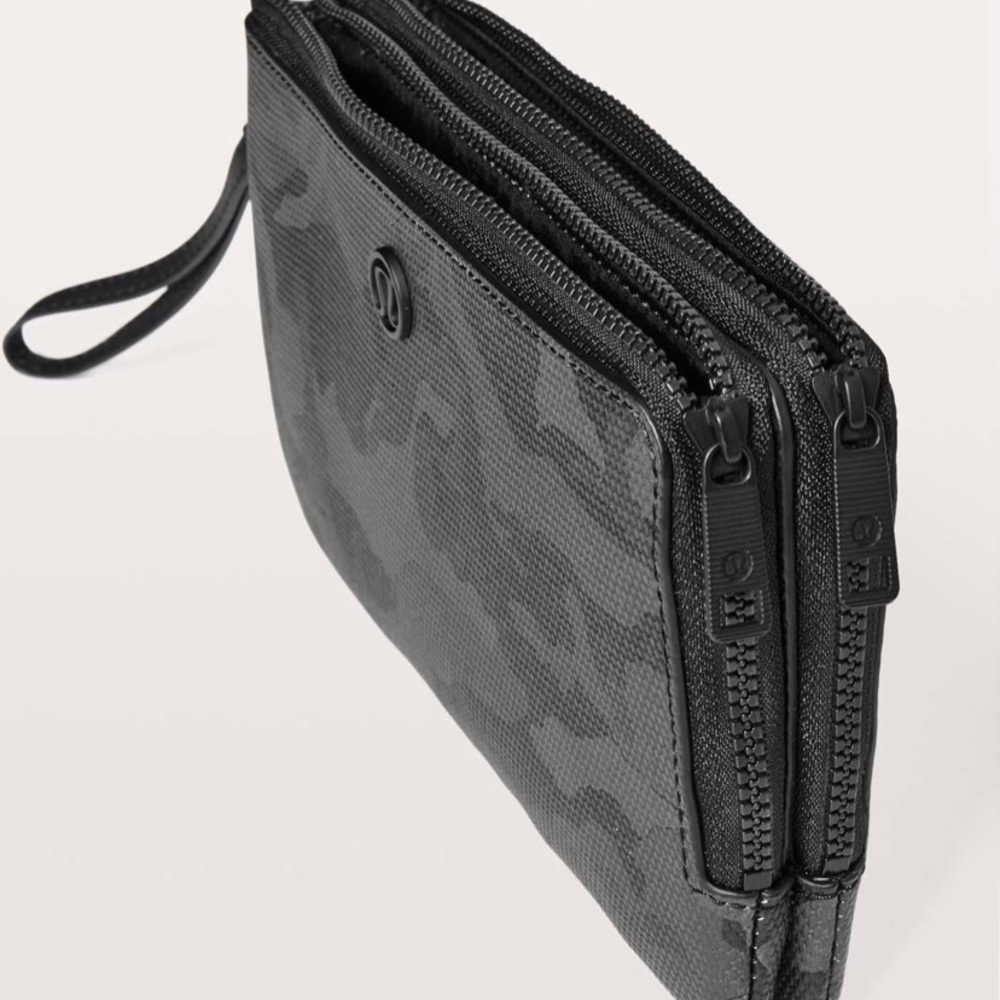 Camo lululemon clutch